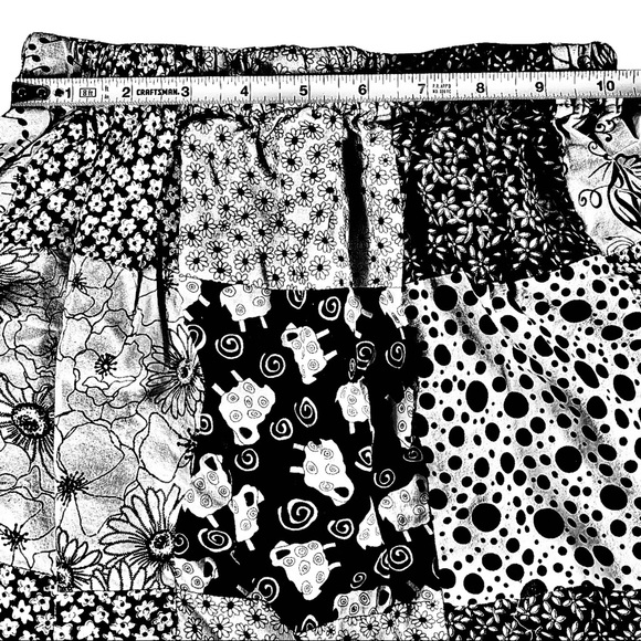 Black & white patchwork skirt, waist-20, elastic waist, ruffles on bottom EUC - Picture 9 of 10